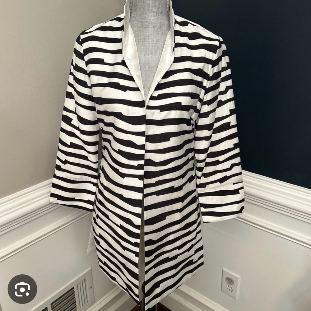 Chic Striped Black and White Women’s Jacket - Picture 9 of 9
